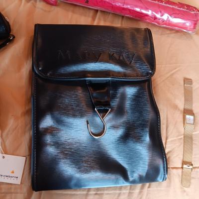 TRAVEL ORGANIZER, LIZ CLAIBORNE SUNGLASSES, TIMEX WATCH, UMBRELLA & OAKLEY CASE