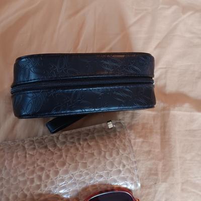 TRAVEL ORGANIZER, LIZ CLAIBORNE SUNGLASSES, TIMEX WATCH, UMBRELLA & OAKLEY CASE