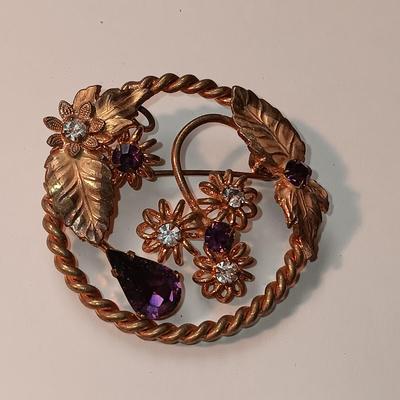 3 NECKLACES AND A BROOCH