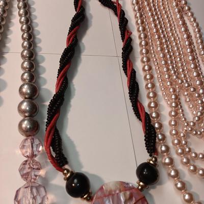 2 BRACELETS AND 3 NECKLACES