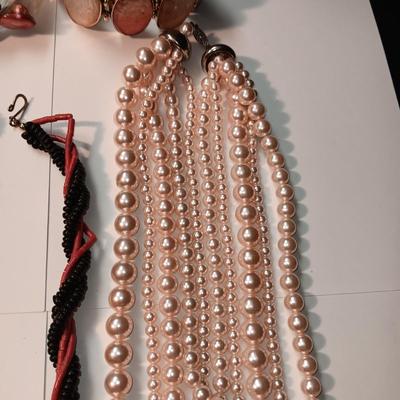 2 BRACELETS AND 3 NECKLACES