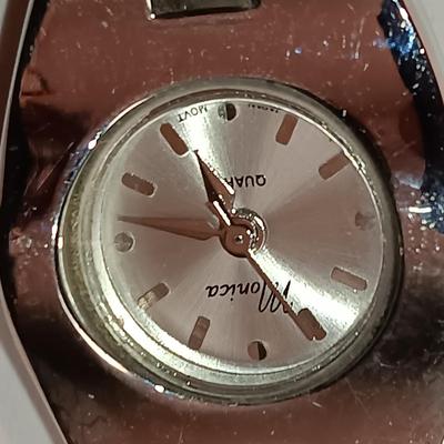 EARRINGS, BRACELETS AND A WATCH