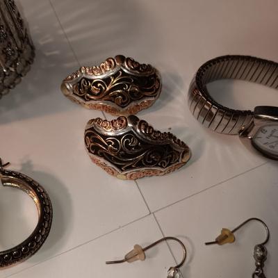 FASHION JEWELRY