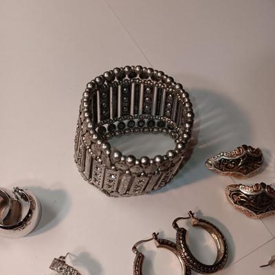 FASHION JEWELRY