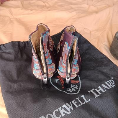 LADIES ROCKWELL THARP BOOTS, CHICO'S AND ROPER LEATHER BELTS PLUS A SCARF