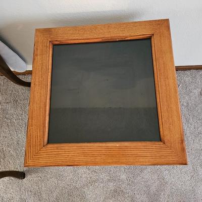 Nice End table with felt lined top display case