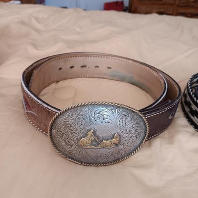 MEN'S UNDERWEAR, 3 BELTS AND SHOULDER PACK