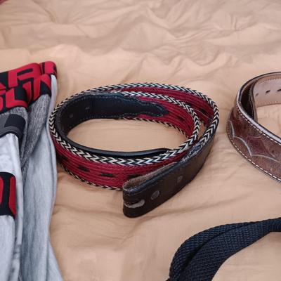 MEN'S UNDERWEAR, 3 BELTS AND SHOULDER PACK
