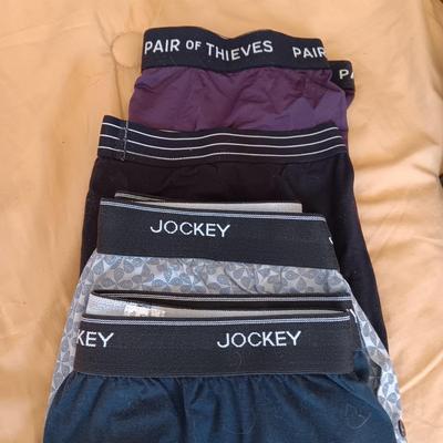MEN'S UNDERWEAR, 3 BELTS AND SHOULDER PACK