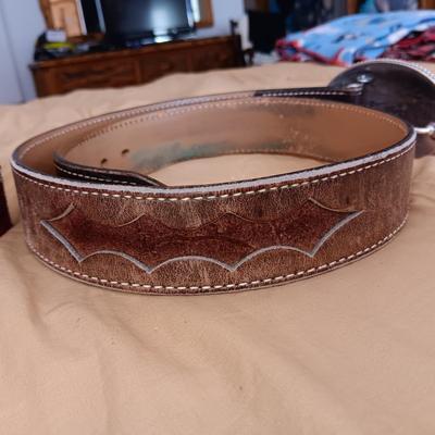 MEN'S UNDERWEAR, 3 BELTS AND SHOULDER PACK