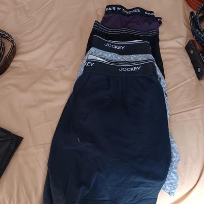 MEN'S UNDERWEAR, 3 BELTS AND SHOULDER PACK