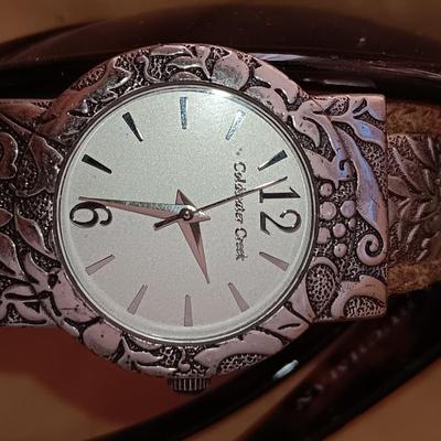 LADIES BELTS (36), FAUX FUR HAT, DANA BUCHMAN SUNGLASSES, ESTEE LAUDER BAG AND MORE