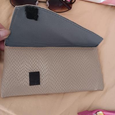 IDENTITY AND NINE & CO SUNGLASSES, ZIPPERED BAGS AND MORE