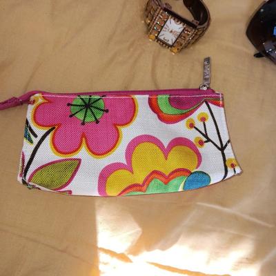 IDENTITY AND NINE & CO SUNGLASSES, ZIPPERED BAGS AND MORE