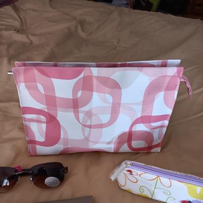 IDENTITY AND NINE & CO SUNGLASSES, ZIPPERED BAGS AND MORE