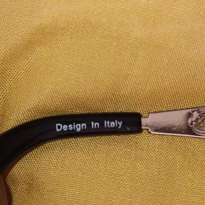 IDENTITY AND NINE & CO SUNGLASSES, ZIPPERED BAGS AND MORE