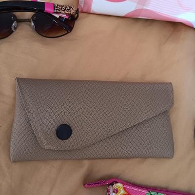 IDENTITY AND NINE & CO SUNGLASSES, ZIPPERED BAGS AND MORE