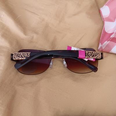 IDENTITY AND NINE & CO SUNGLASSES, ZIPPERED BAGS AND MORE