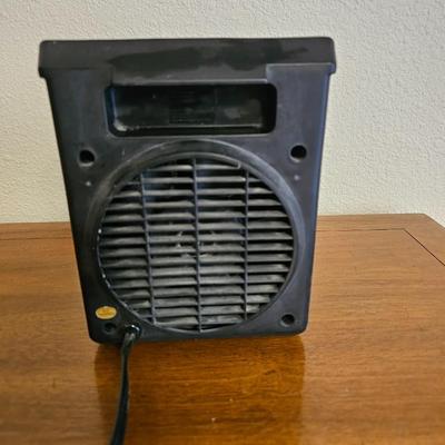 Small Holmes electric heater and a small Windmere electric fan