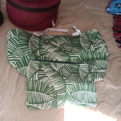 CHICO'S TOTE BAGS, HAT BOXES AND CLOTH BAG