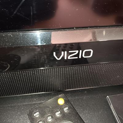 VIZIO 32 INCH TV WITH REMOTE AND DIRECTV CABLE BOX WITH REMOTE