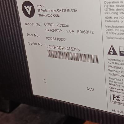 VIZIO 32 INCH TV WITH REMOTE AND DIRECTV CABLE BOX WITH REMOTE