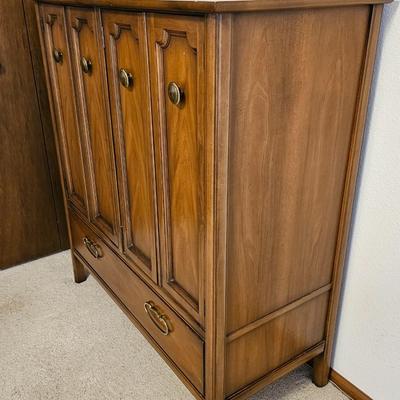 Nice Drexel midcentury modern Chest of drawers MCM 9 drawers