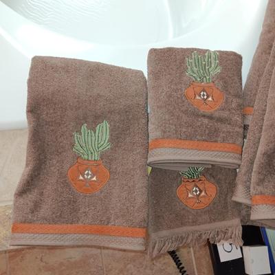 BATH TOWELS