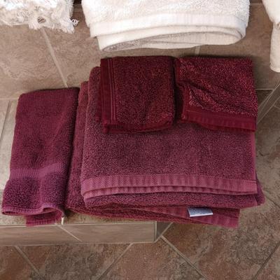 SETS OF BATH TOWELS