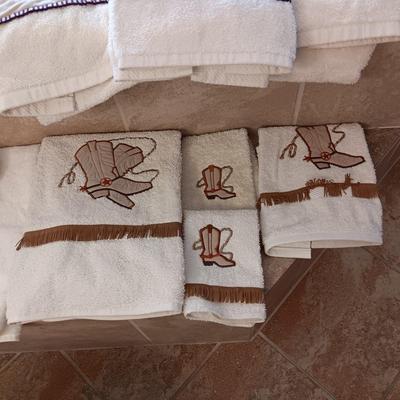 SETS OF BATH TOWELS PLUS EXTRA WASHCLOTHS