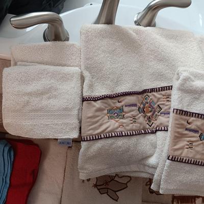 SETS OF BATH TOWELS PLUS EXTRA WASHCLOTHS