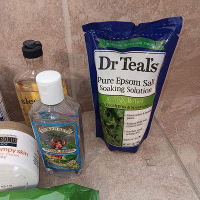 VARIETY OF TOILETRIES
