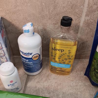 VARIETY OF TOILETRIES