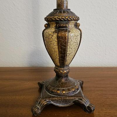 Beautiful lamp with like-themed household decor