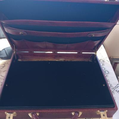 DESK LAMP, SOFT AND HARD SIDED BRIEFCASES PLUS CARAVELLE TRAVEL CLOCK