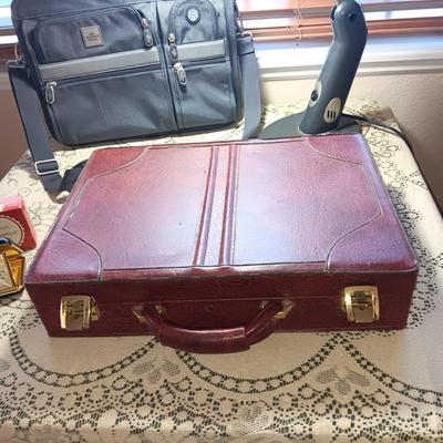 DESK LAMP, SOFT AND HARD SIDED BRIEFCASES PLUS CARAVELLE TRAVEL CLOCK
