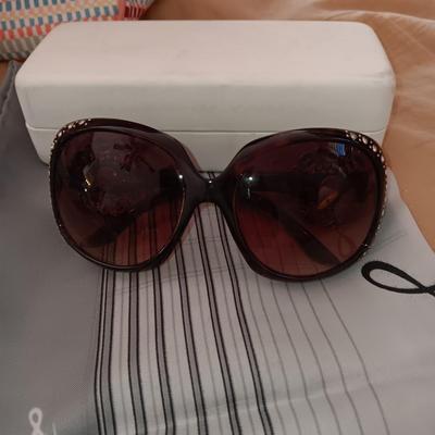 STEVE MADDEN SUNGLASSES, TOTE BAGS, SCARVES AND ORGANIZING BOXES