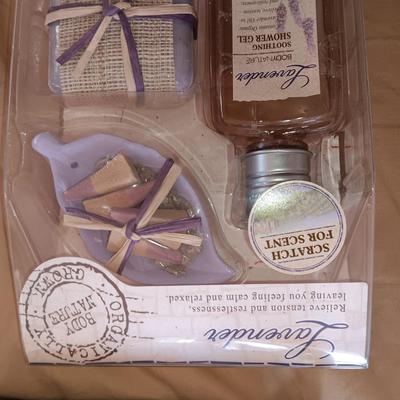 2 GIFT SETS TO PAMPER YOURSELF, BLOOD PRESSURE MONITOR AND 3 DRAWER ORGANIZER