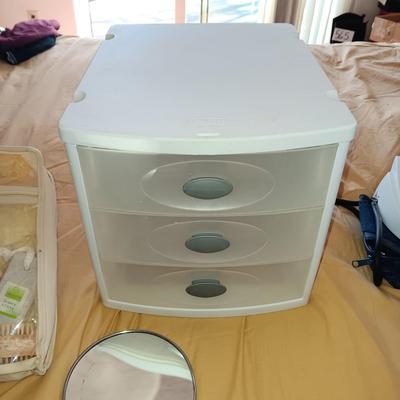 2 GIFT SETS TO PAMPER YOURSELF, BLOOD PRESSURE MONITOR AND 3 DRAWER ORGANIZER