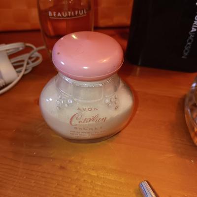 VICTORIA JACKSON MAKEUP TO GO, VERA WANG AND ESTEE LAUDER COLOGNE, ELECTRIC RAZOR AND MORE