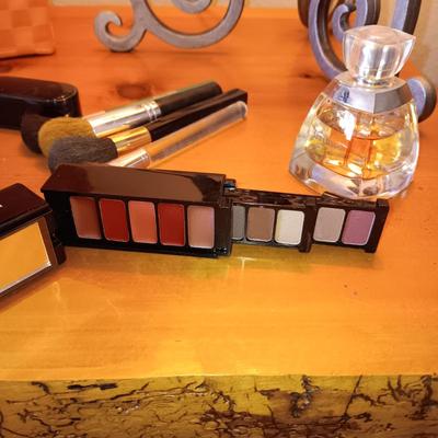 VICTORIA JACKSON MAKEUP TO GO, VERA WANG AND ESTEE LAUDER COLOGNE, ELECTRIC RAZOR AND MORE