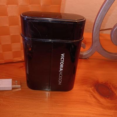 VICTORIA JACKSON MAKEUP TO GO, VERA WANG AND ESTEE LAUDER COLOGNE, ELECTRIC RAZOR AND MORE