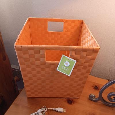 VICTORIA JACKSON MAKEUP TO GO, VERA WANG AND ESTEE LAUDER COLOGNE, ELECTRIC RAZOR AND MORE