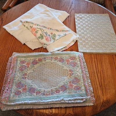 Table linens most for an oval table