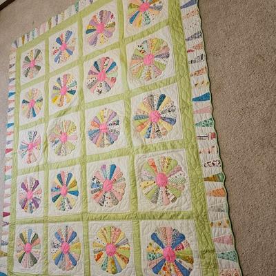 Beautiful vintage Handmade Quilt