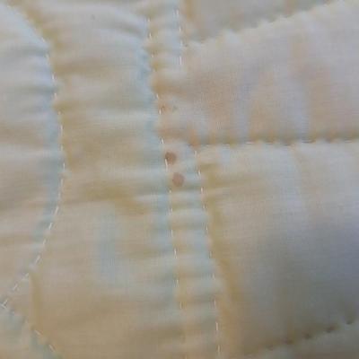 Beautiful vintage Handmade Quilt