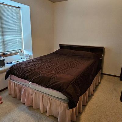 Full size bed - headboard - metal frame with mattress boxsprings and bedding