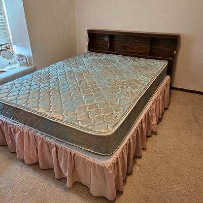 Full size bed - headboard - metal frame with mattress boxsprings and bedding