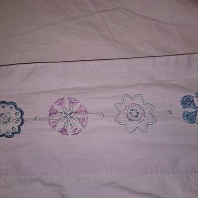 Full size bed - headboard - metal frame with mattress boxsprings and bedding