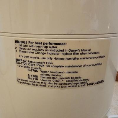 Bathroom accessories - Trash can - Holmes Humidifier - soap dispenser and more